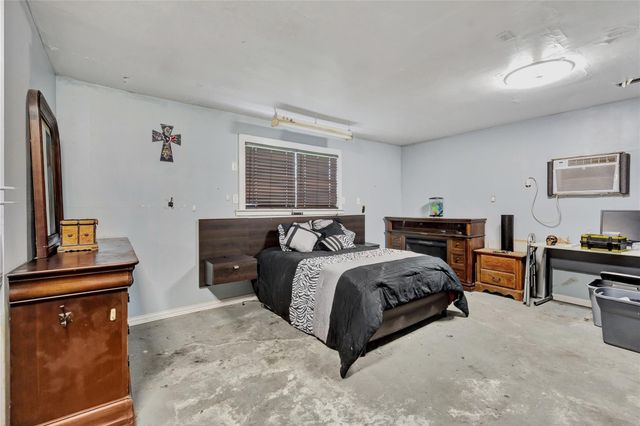 930 Creager Street, Houston, TX 77034