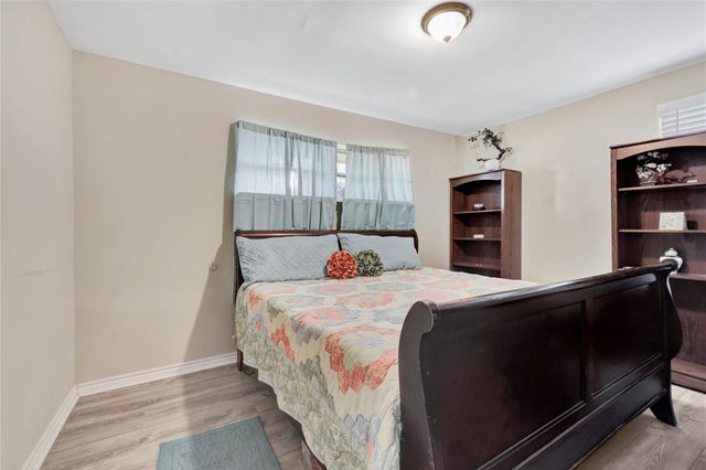 930 Creager Street, Houston, TX 77034