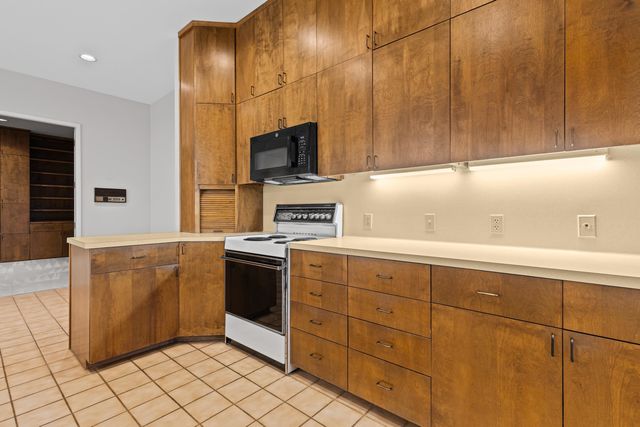 30 Palisades Blvd, Longview, TX 75605