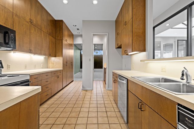 30 Palisades Blvd, Longview, TX 75605