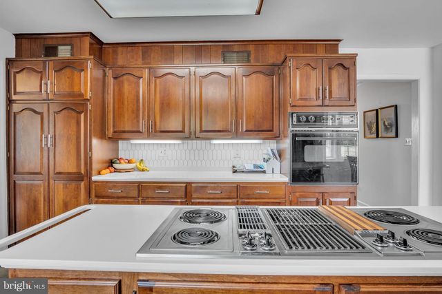 2242 SCOTLAND ROAD, Chambersburg, PA 17201