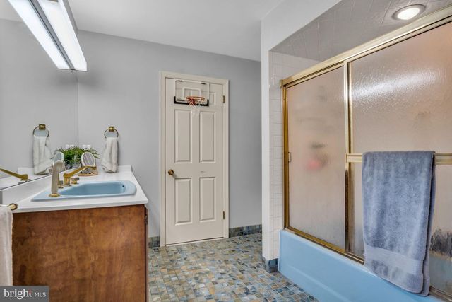 2242 SCOTLAND ROAD, Chambersburg, PA 17201