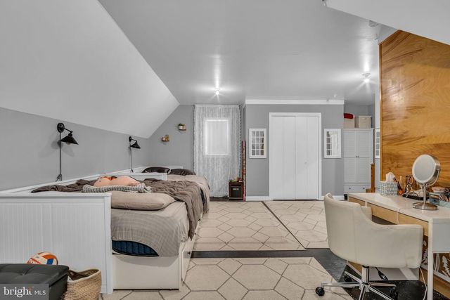 2242 SCOTLAND ROAD, Chambersburg, PA 17201