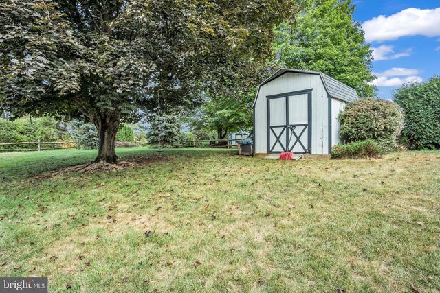 2242 SCOTLAND ROAD, Chambersburg, PA 17201