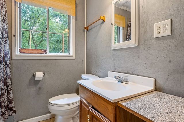 135 Young Mill Ln, Cookeville, TN 38501