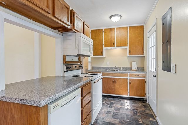 135 Young Mill Ln, Cookeville, TN 38501