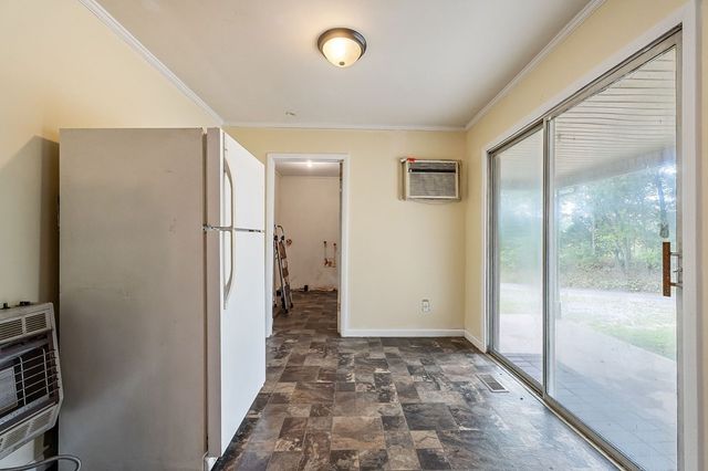 135 Young Mill Ln, Cookeville, TN 38501