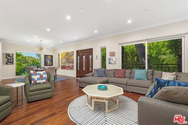 1568 S Point View Street, Los Angeles, CA 90035