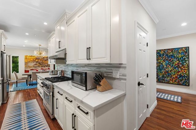 1568 S Point View Street, Los Angeles, CA 90035