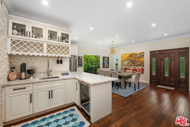 1568 S Point View Street, Los Angeles, CA 90035