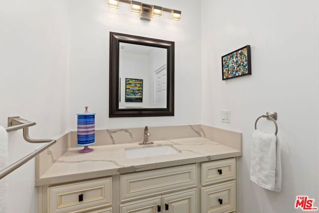 1568 S Point View Street, Los Angeles, CA 90035