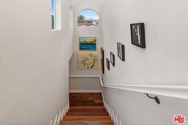 1568 S Point View Street, Los Angeles, CA 90035