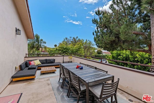 1568 S Point View Street, Los Angeles, CA 90035