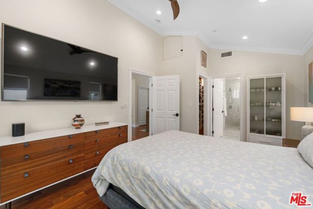 1568 S Point View Street, Los Angeles, CA 90035