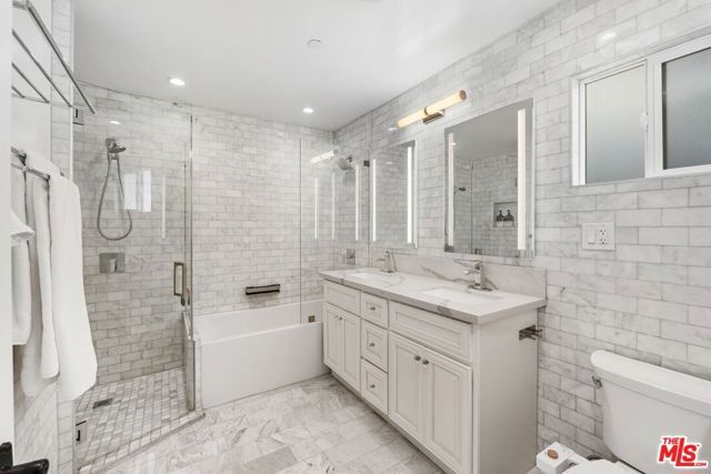 1568 S Point View Street, Los Angeles, CA 90035