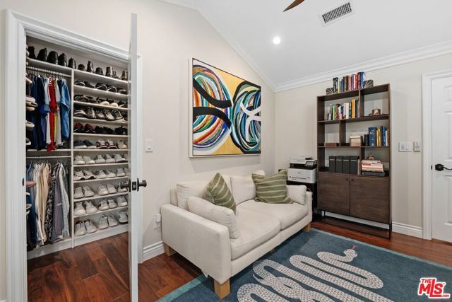 1568 S Point View Street, Los Angeles, CA 90035