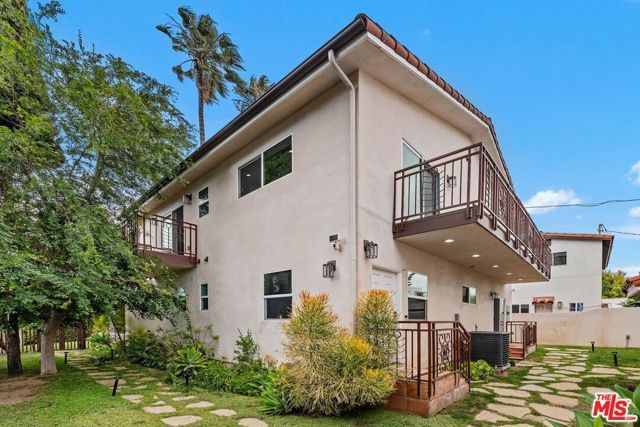 1568 S Point View Street, Los Angeles, CA 90035