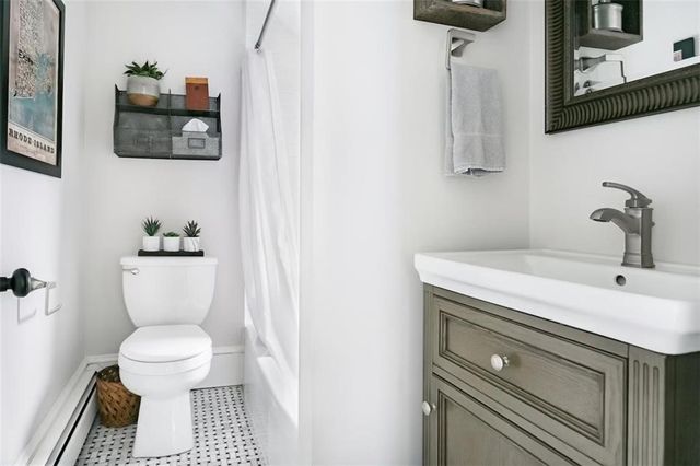 16 Carroll Avenue, Newport, RI 02840