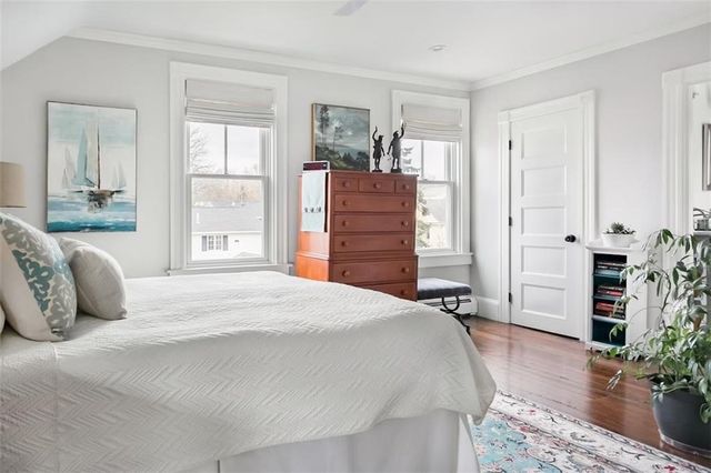 16 Carroll Avenue, Newport, RI 02840