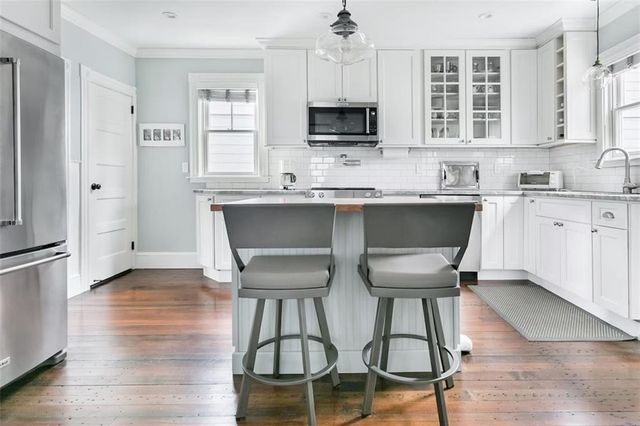 16 Carroll Avenue, Newport, RI 02840