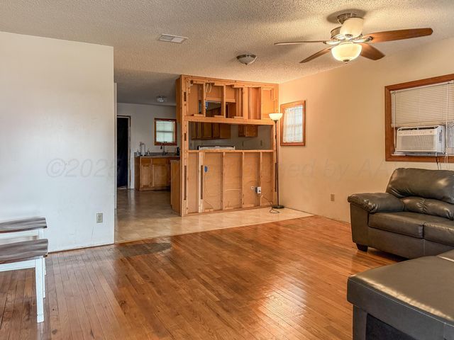 107 W Grand Street, Borger, TX 79007