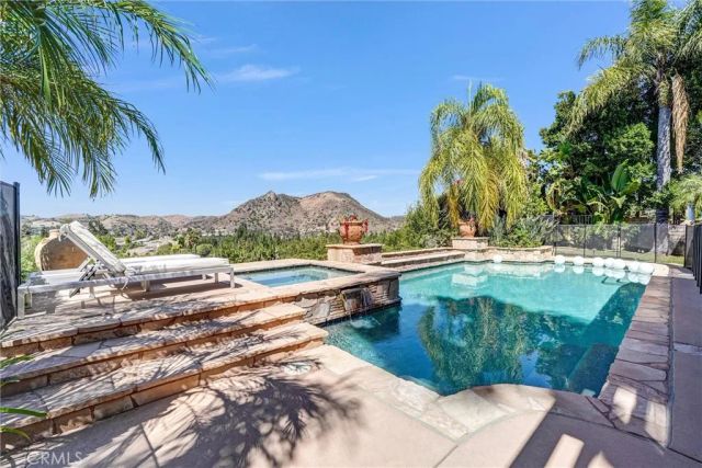 7325 Rutherford Hill Drive, West Hills, CA 91307