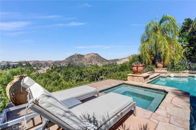 7325 Rutherford Hill Drive, West Hills, CA 91307