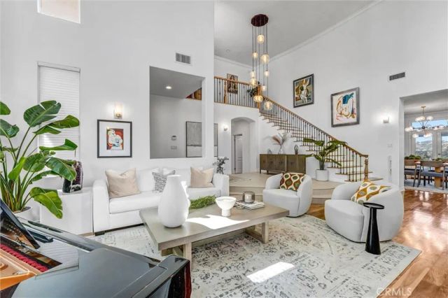 7325 Rutherford Hill Drive, West Hills, CA 91307