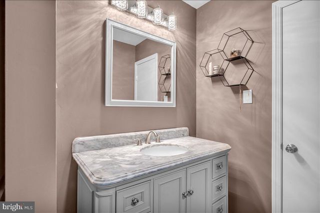 29 HARWOOD RD, Marlton, NJ 08053