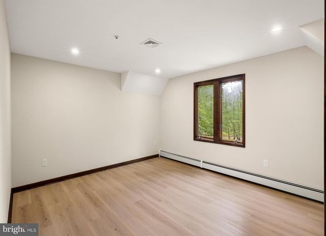 14 E CENTENNIAL DR, Medford, NJ 08055