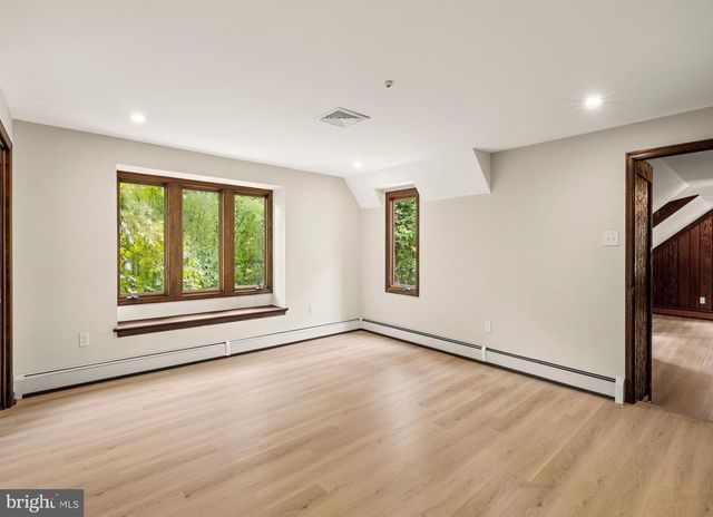 14 E CENTENNIAL DR, Medford, NJ 08055