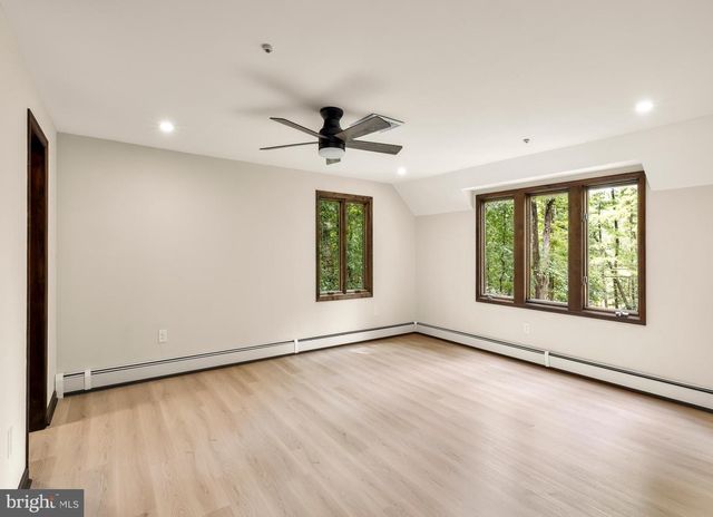 14 E CENTENNIAL DR, Medford, NJ 08055