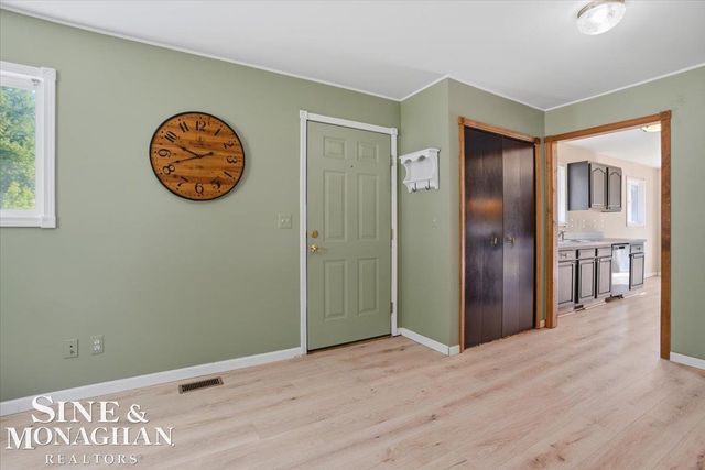 2122 Michigan Street, Algonac, MI 48001