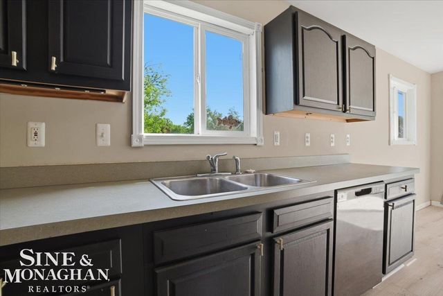 2122 Michigan Street, Algonac, MI 48001