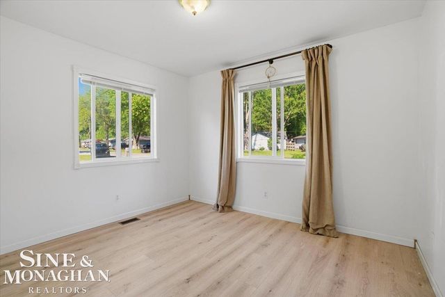 2122 Michigan Street, Algonac, MI 48001