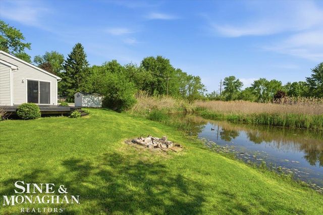 2122 Michigan Street, Algonac, MI 48001