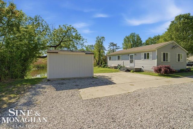 2122 Michigan Street, Algonac, MI 48001