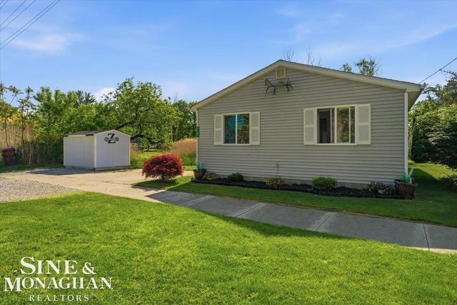 2122 Michigan Street, Algonac, MI 48001