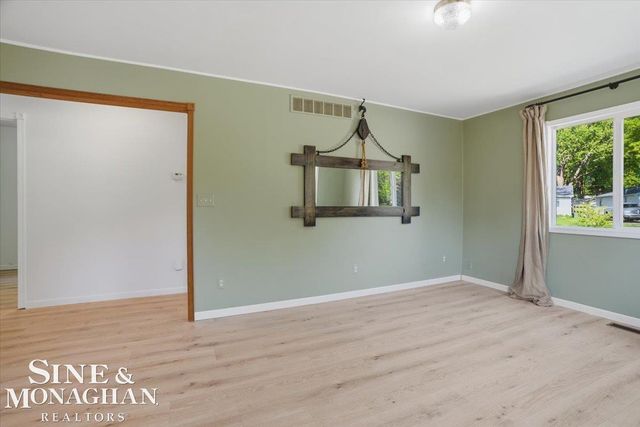 2122 Michigan Street, Algonac, MI 48001