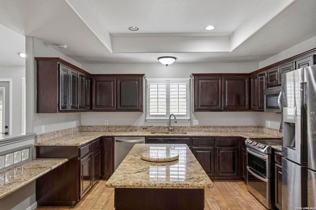 400 QUAIL RDG, La Vernia, TX 78121
