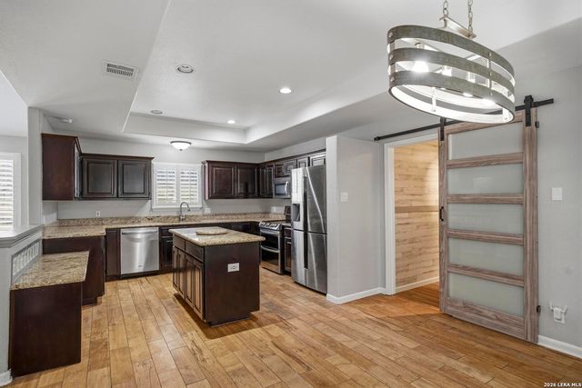 400 QUAIL RDG, La Vernia, TX 78121