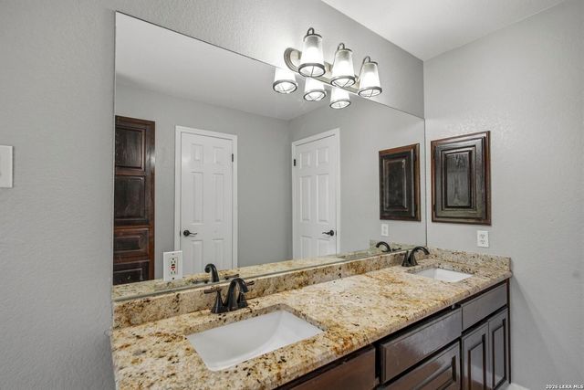 400 QUAIL RDG, La Vernia, TX 78121