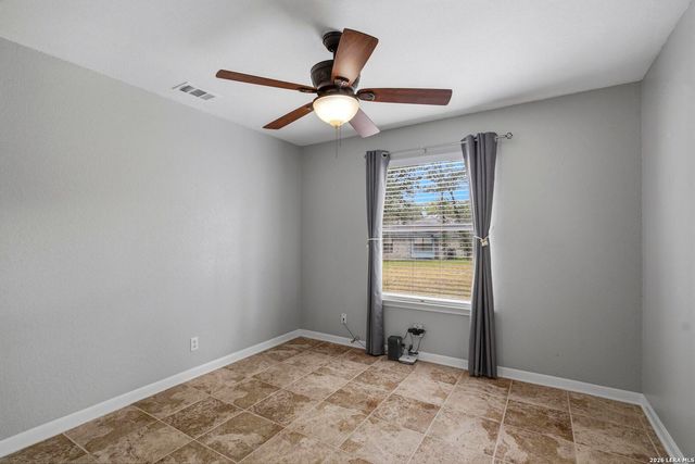 400 QUAIL RDG, La Vernia, TX 78121