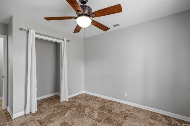 400 QUAIL RDG, La Vernia, TX 78121