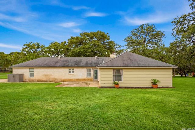 400 QUAIL RDG, La Vernia, TX 78121
