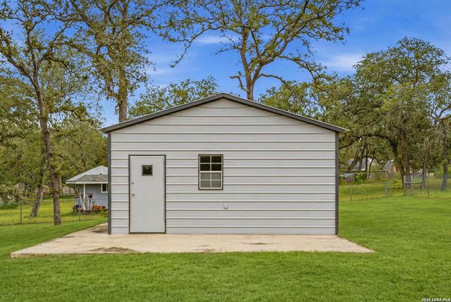 400 QUAIL RDG, La Vernia, TX 78121