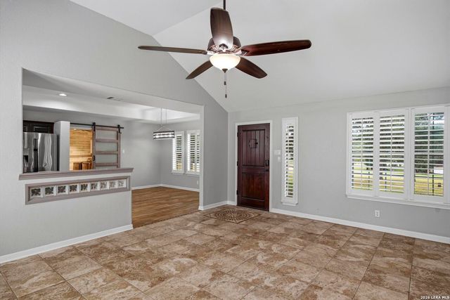 400 QUAIL RDG, La Vernia, TX 78121