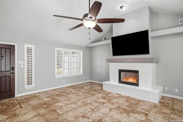 400 QUAIL RDG, La Vernia, TX 78121