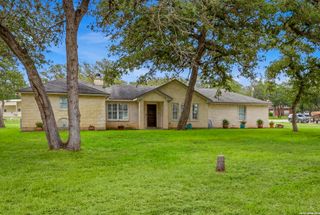 400 QUAIL RDG, La Vernia, TX 78121