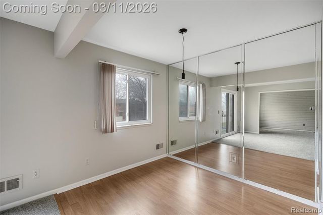 23007 Liberty Street, Saint Clair Shores, MI 48080